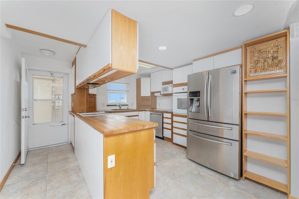 На продажу: $479,000 (2 спален, 2 ванн, 1293 Квадратных фут)