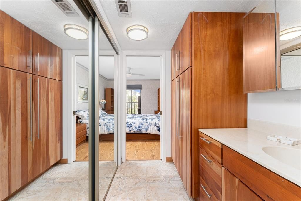 На продажу: $479,000 (2 спален, 2 ванн, 1293 Квадратных фут)