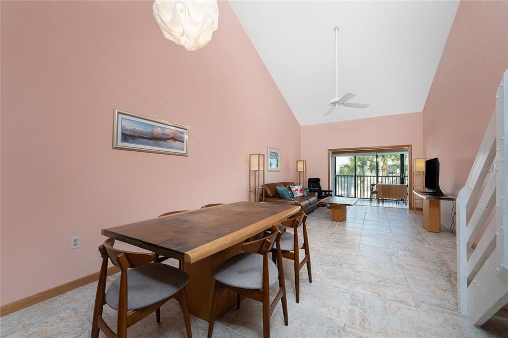 На продажу: $479,000 (2 спален, 2 ванн, 1293 Квадратных фут)