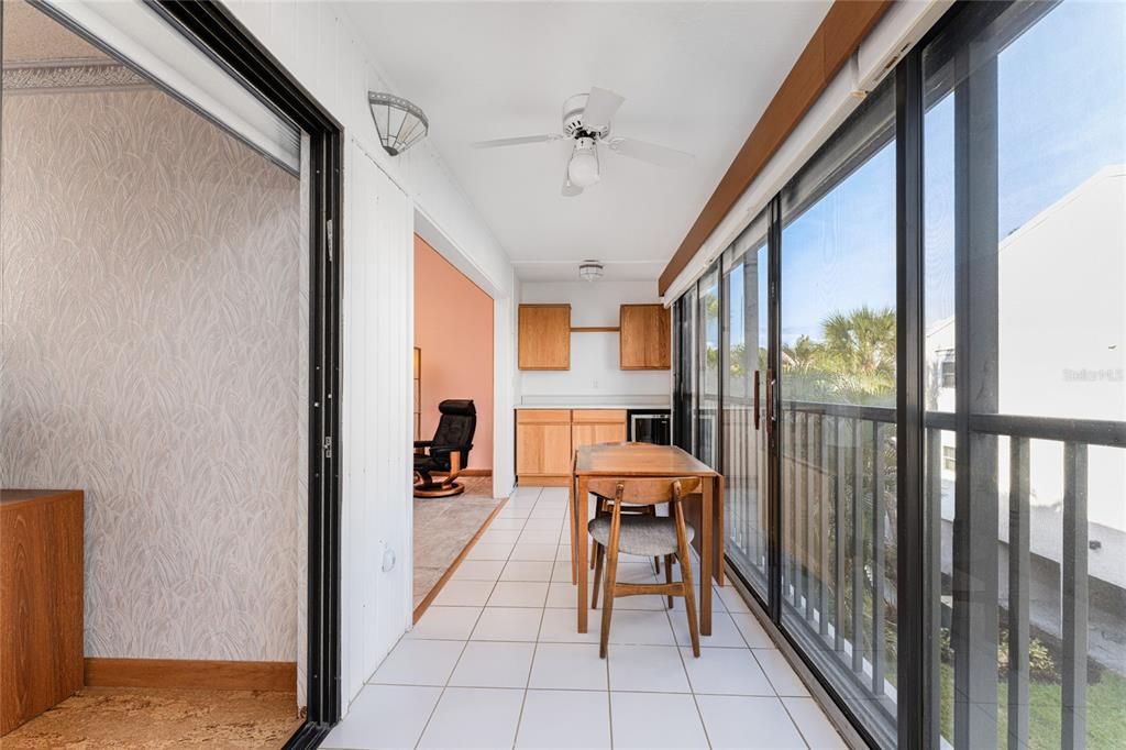 На продажу: $479,000 (2 спален, 2 ванн, 1293 Квадратных фут)