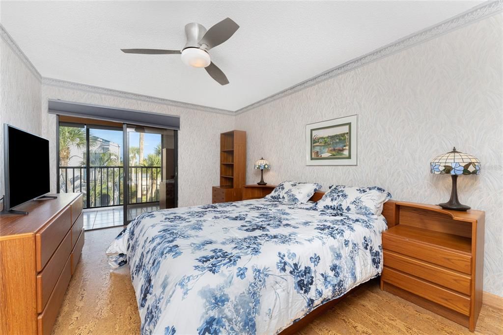 На продажу: $479,000 (2 спален, 2 ванн, 1293 Квадратных фут)