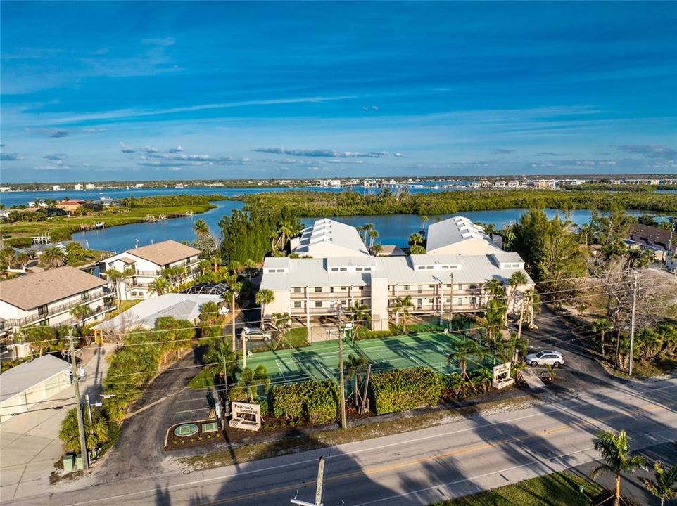 На продажу: $479,000 (2 спален, 2 ванн, 1293 Квадратных фут)