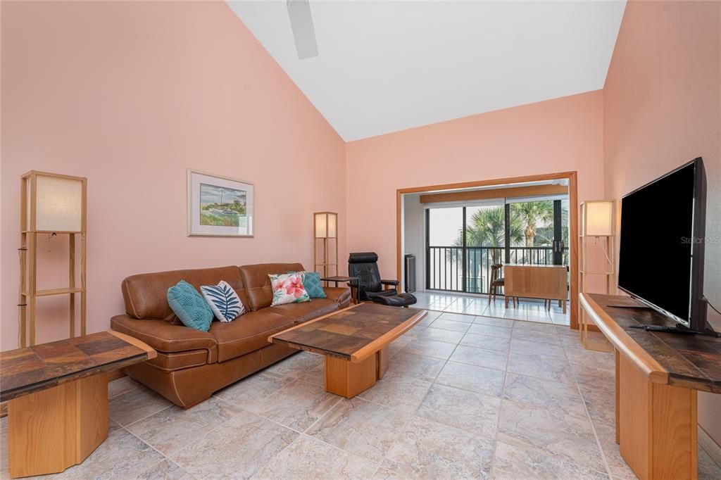 На продажу: $479,000 (2 спален, 2 ванн, 1293 Квадратных фут)