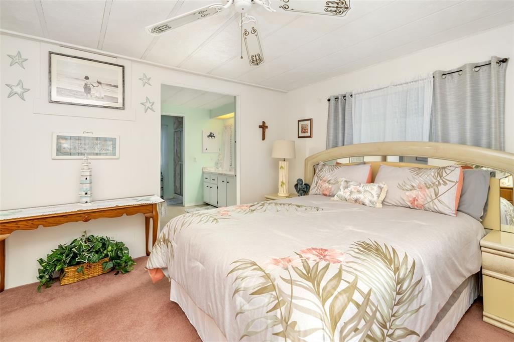 На продажу: $159,000 (2 спален, 2 ванн, 1348 Квадратных фут)