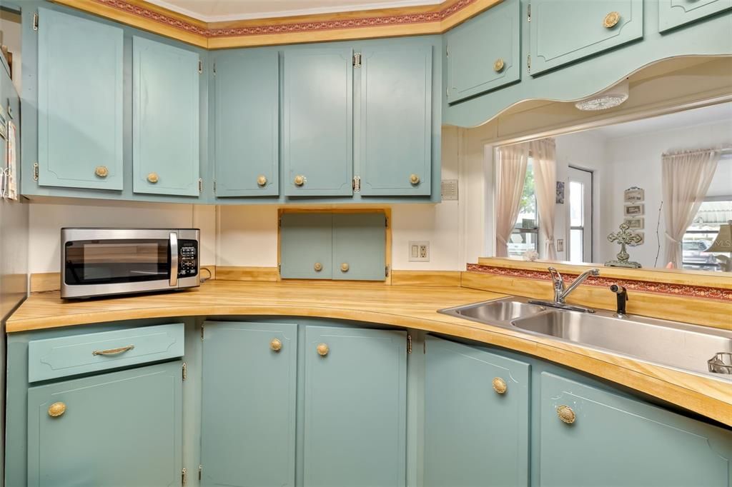 На продажу: $159,000 (2 спален, 2 ванн, 1348 Квадратных фут)