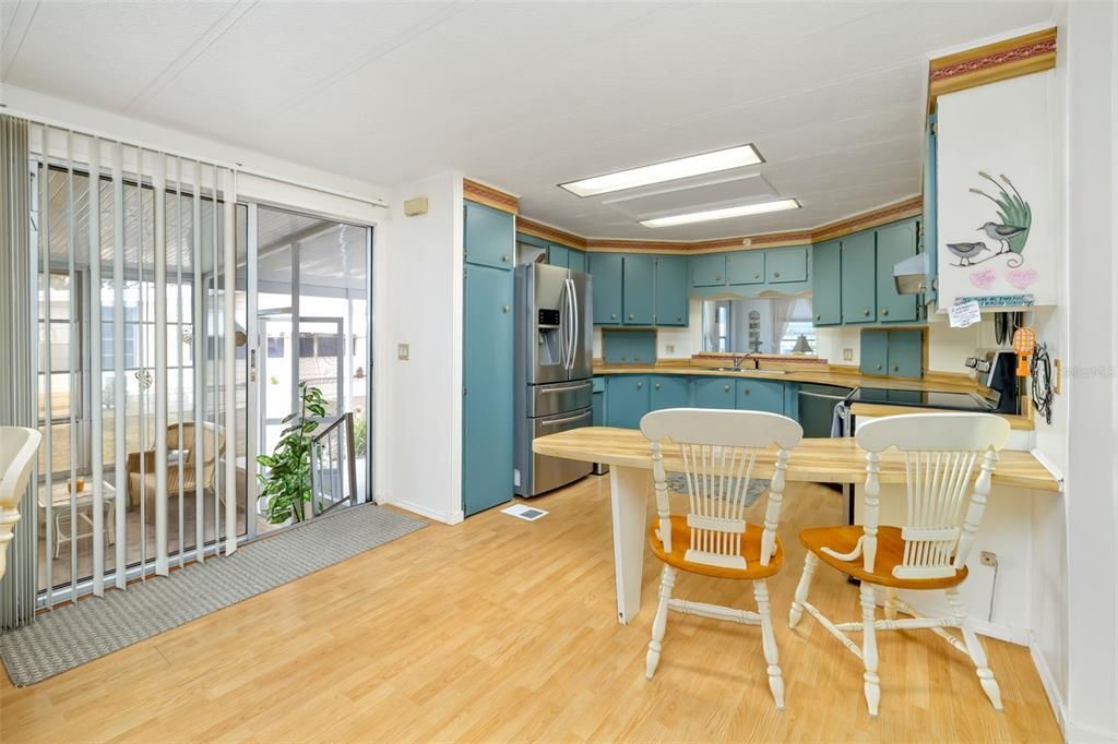 На продажу: $159,000 (2 спален, 2 ванн, 1348 Квадратных фут)