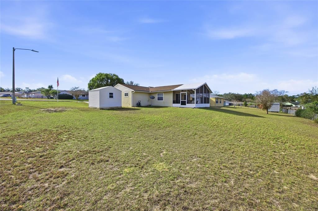 Active With Contract: $199,900 (2 beds, 1 baths, 1204 Square Feet)
