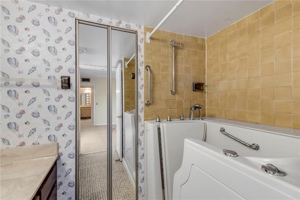 На продажу: $345,000 (2 спален, 2 ванн, 1188 Квадратных фут)