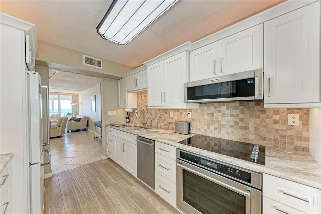 En Venta: $699,000 (1 camas, 1 baños, 832 Pies cuadrados)