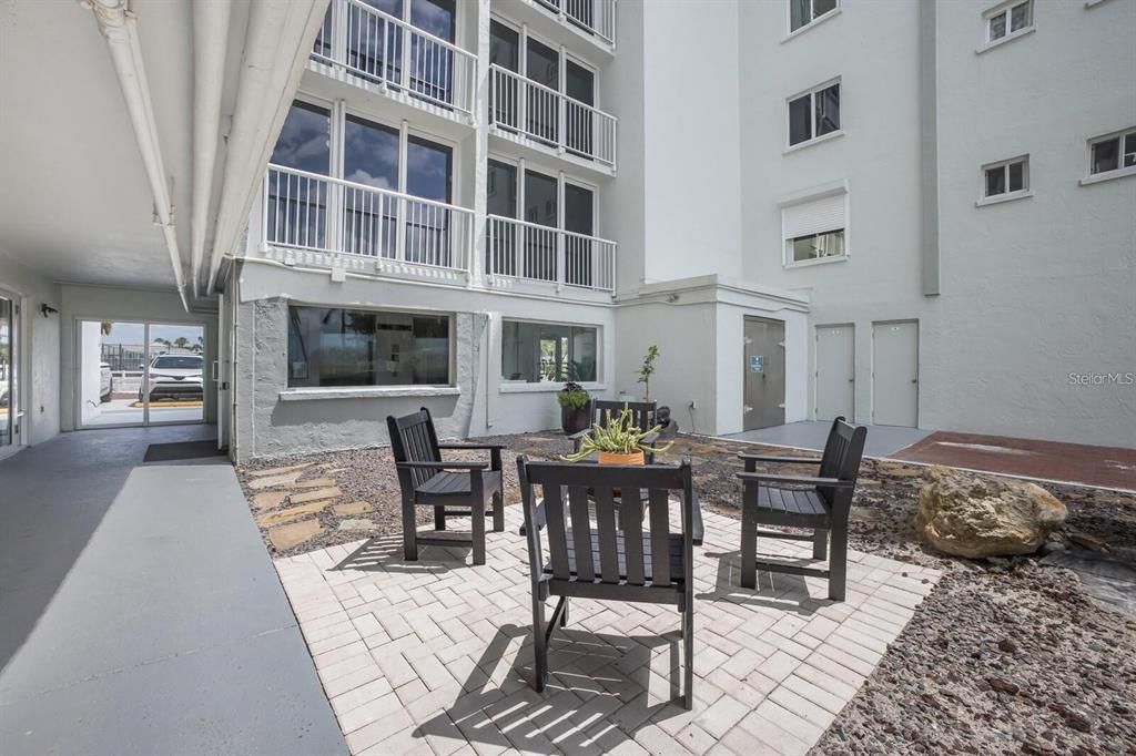 En Venta: $699,000 (1 camas, 1 baños, 832 Pies cuadrados)