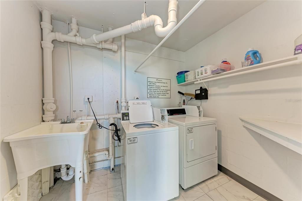 En Venta: $699,000 (1 camas, 1 baños, 832 Pies cuadrados)