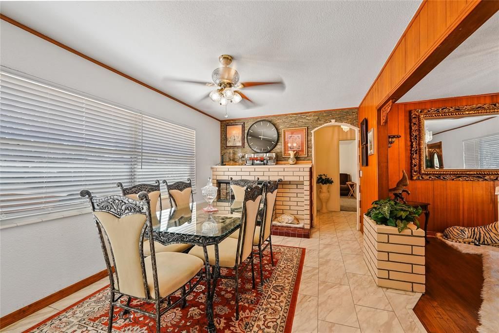 На продажу: $295,000 (3 спален, 2 ванн, 1793 Квадратных фут)