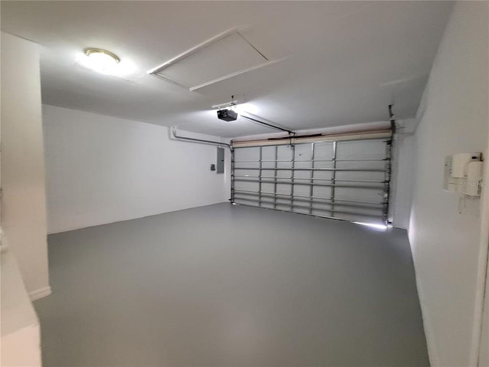 Activo con contrato: $1,650 (4 camas, 2 baños, 1316 Pies cuadrados)