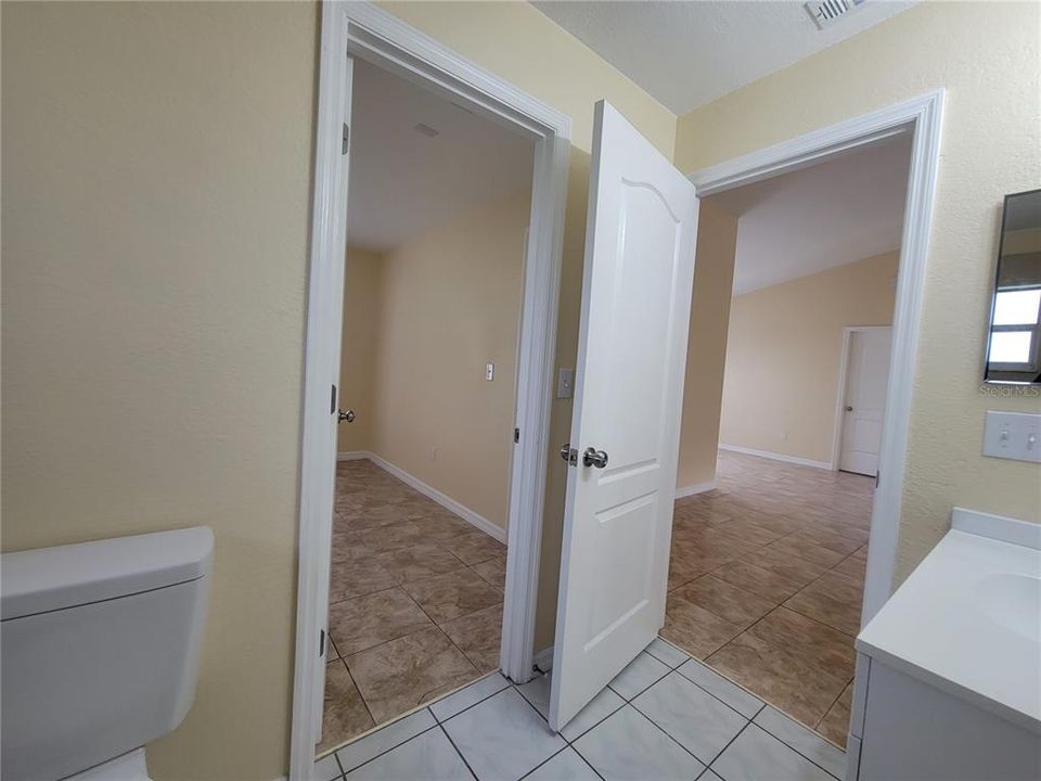 Activo con contrato: $1,650 (4 camas, 2 baños, 1316 Pies cuadrados)