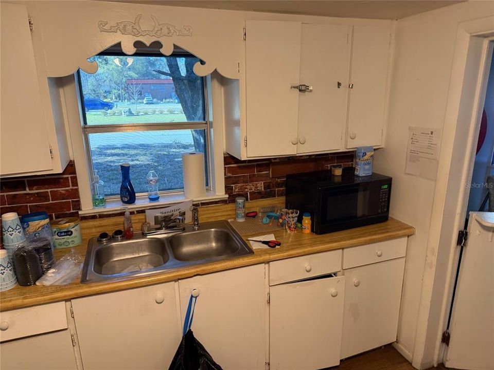 Active With Contract: $600,000 (0 beds, 0 baths, 2042 Square Feet)