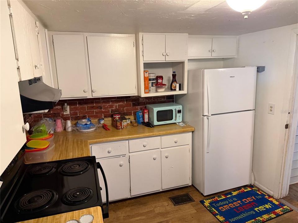 Active With Contract: $600,000 (0 beds, 0 baths, 2042 Square Feet)