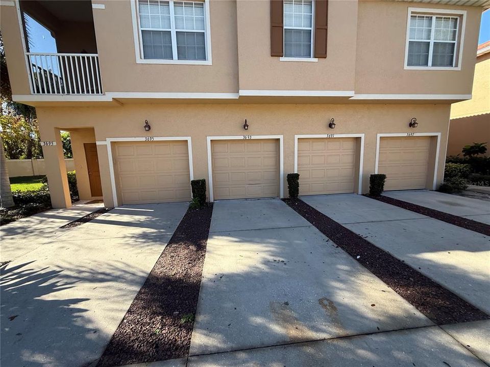 Active With Contract: $180,500 (3 beds, 2 baths, 1210 Square Feet)
