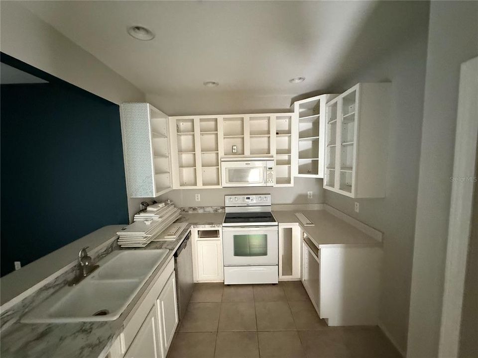 Active With Contract: $180,500 (3 beds, 2 baths, 1210 Square Feet)