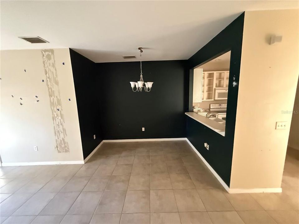 Active With Contract: $180,500 (3 beds, 2 baths, 1210 Square Feet)
