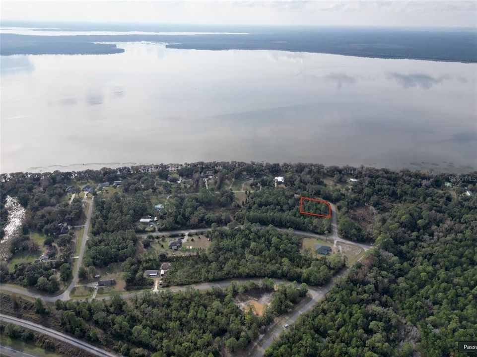 En Venta: $50,000 (1.10 acres)