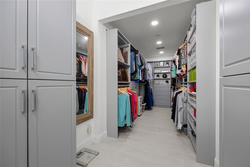 En Venta: $1,999,999 (5 camas, 6 baños, 5369 Pies cuadrados)