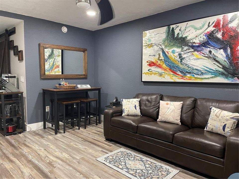 待售: $137,000 (1 贝兹, 1 浴室, 456 平方英尺)