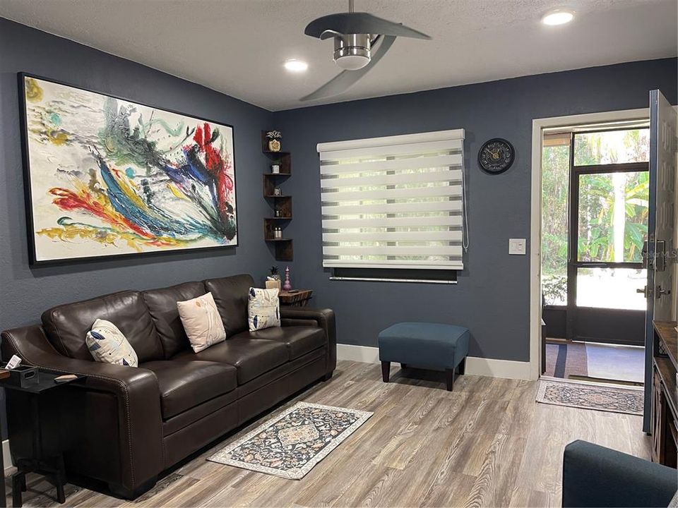 待售: $137,000 (1 贝兹, 1 浴室, 456 平方英尺)