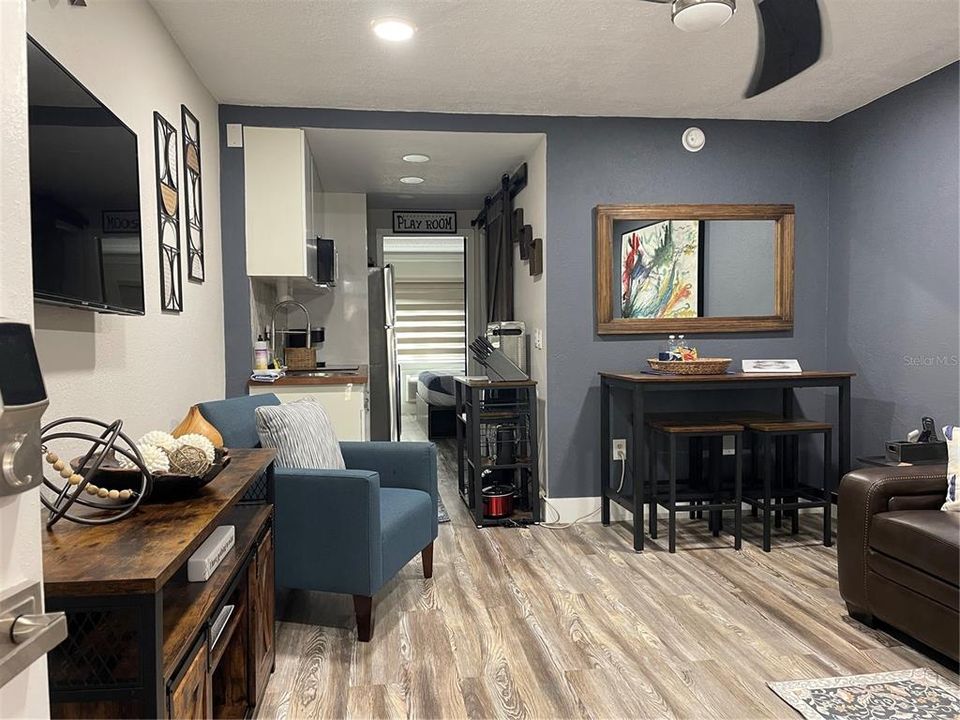 待售: $137,000 (1 贝兹, 1 浴室, 456 平方英尺)