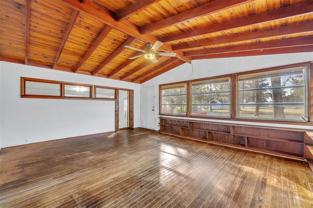 En Venta: $179,900 (2 camas, 1 baños, 800 Pies cuadrados)