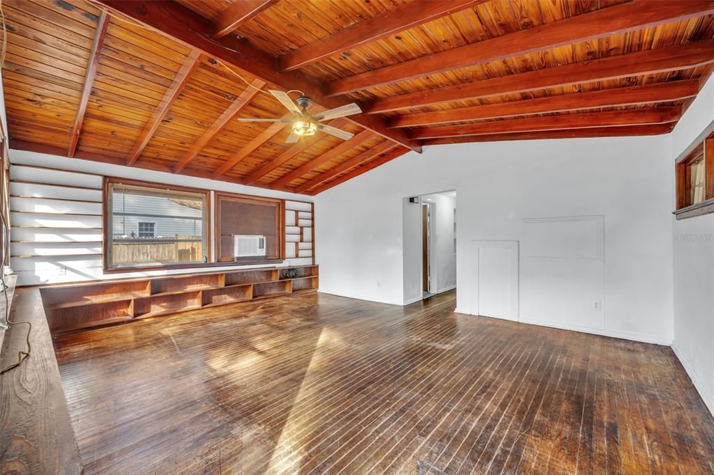 En Venta: $179,900 (2 camas, 1 baños, 800 Pies cuadrados)