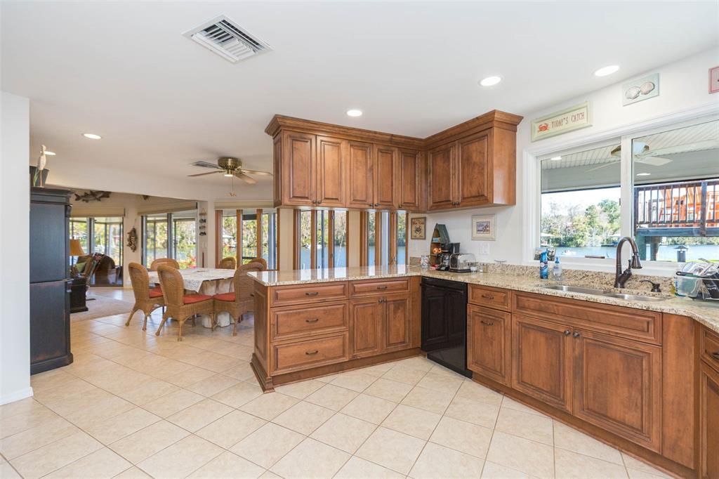 En Venta: $1,200,000 (4 camas, 3 baños, 2386 Pies cuadrados)