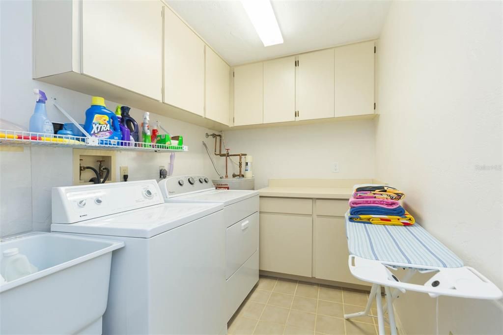 En Venta: $1,200,000 (4 camas, 3 baños, 2386 Pies cuadrados)