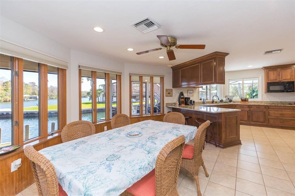 En Venta: $1,200,000 (4 camas, 3 baños, 2386 Pies cuadrados)