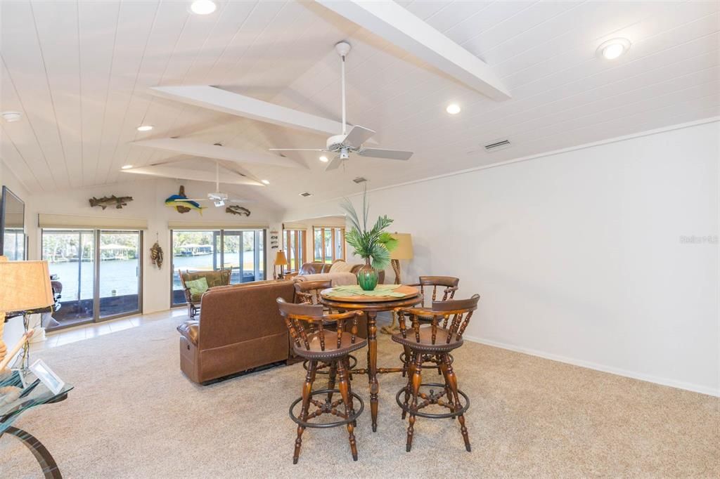 En Venta: $1,200,000 (4 camas, 3 baños, 2386 Pies cuadrados)