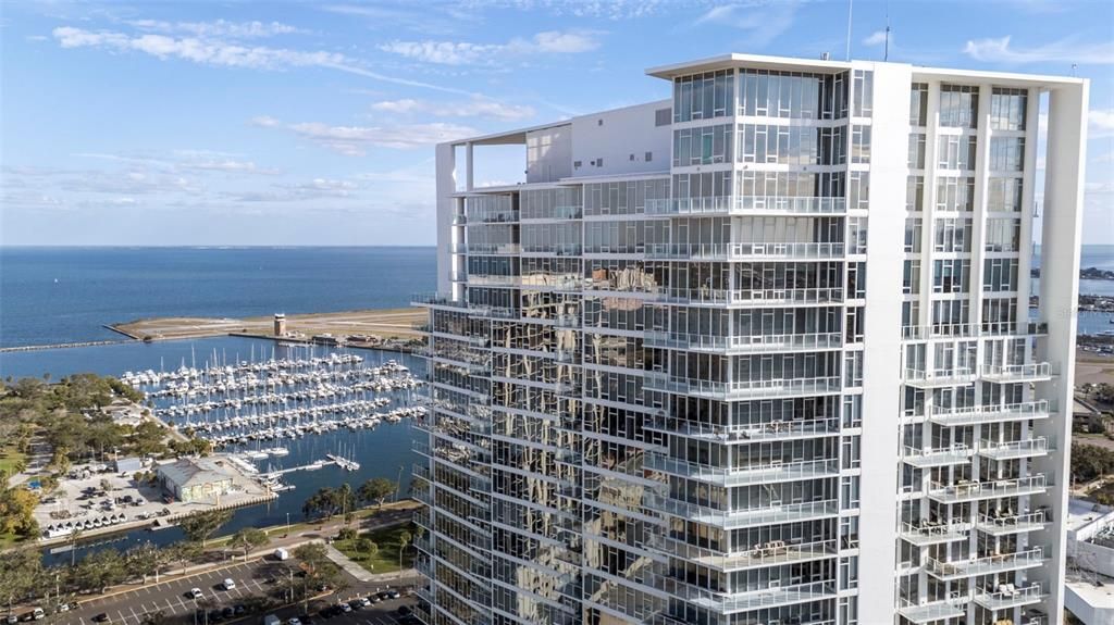 Под контрактом: $925,000 (2 спален, 2 ванн, 1018 Квадратных фут)