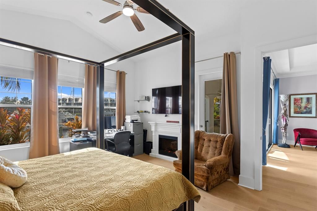 En Venta: $1,099,000 (3 camas, 2 baños, 2807 Pies cuadrados)