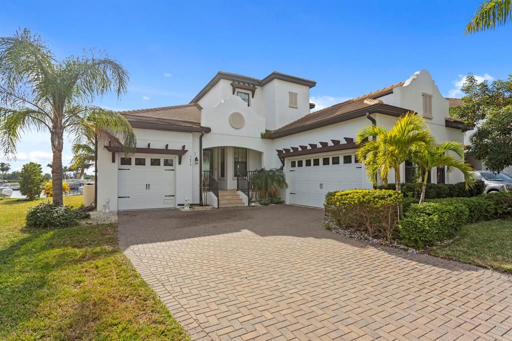 En Venta: $1,099,000 (3 camas, 2 baños, 2807 Pies cuadrados)