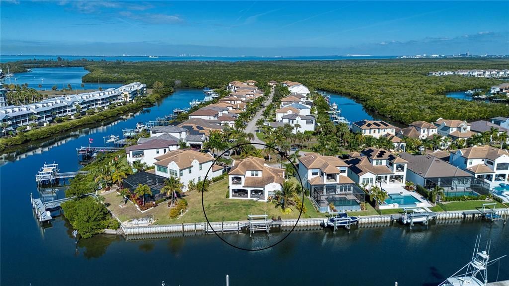 En Venta: $1,099,000 (3 camas, 2 baños, 2807 Pies cuadrados)