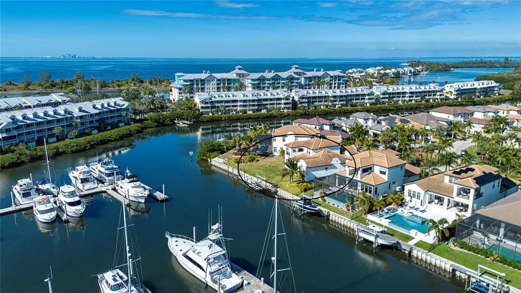 En Venta: $1,099,000 (3 camas, 2 baños, 2807 Pies cuadrados)