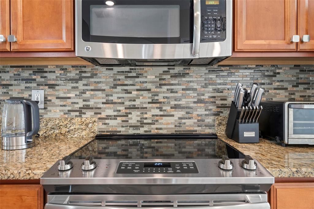 For Sale: $350,000 (3 beds, 2 baths, 1720 Square Feet)