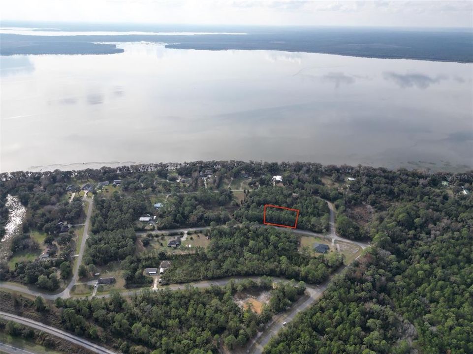 En Venta: $45,000 (1.03 acres)