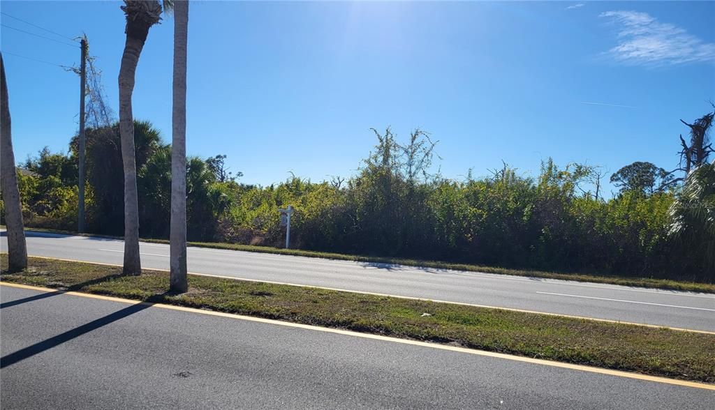 На продажу: $23,750 (0.22 acres)