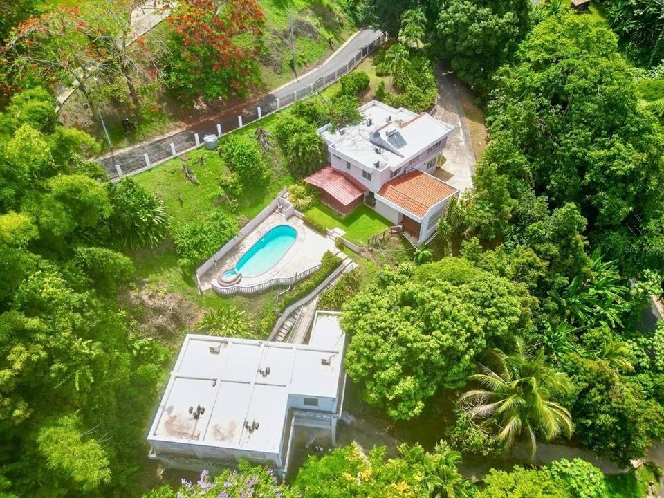 For Sale: $990,000 (7 beds, 5 baths, 4200 Square Feet)