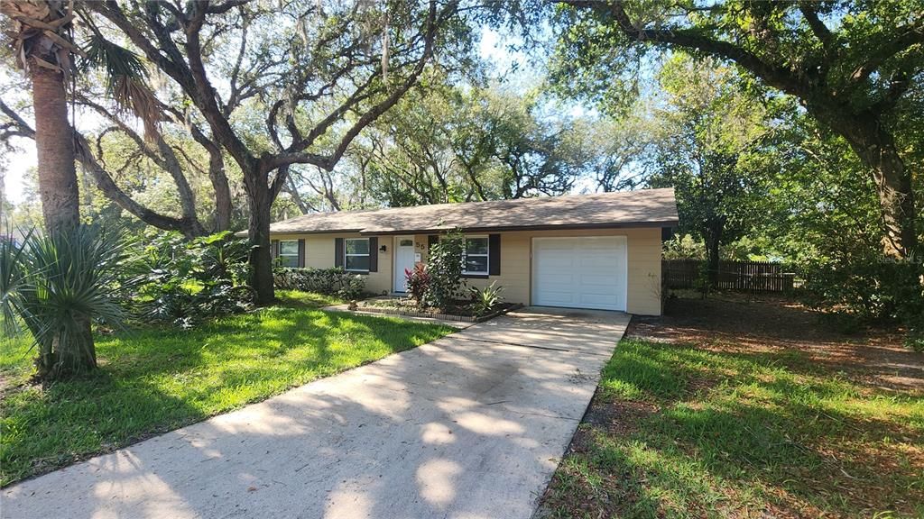 Recently Rented: $1,695 (3 beds, 1 baths, 961 Square Feet)