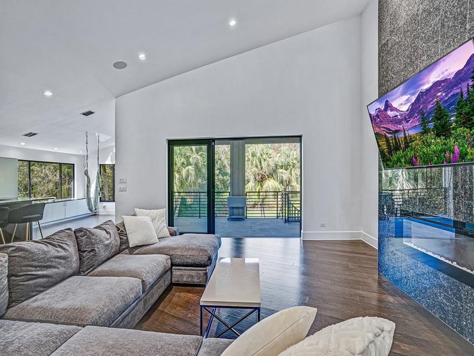 Activo con contrato: $1,799,000 (5 camas, 4 baños, 5396 Pies cuadrados)