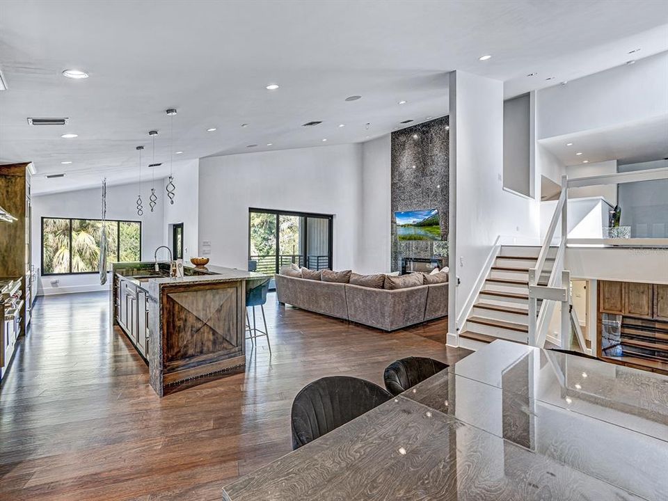Activo con contrato: $1,799,000 (5 camas, 4 baños, 5396 Pies cuadrados)