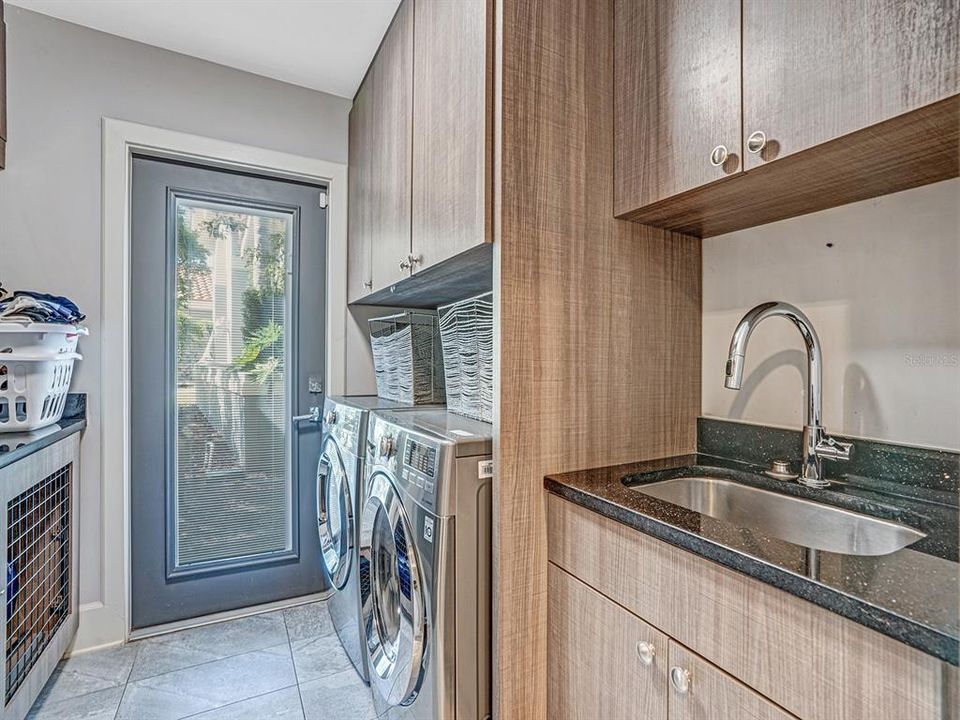 Activo con contrato: $1,799,000 (5 camas, 4 baños, 5396 Pies cuadrados)