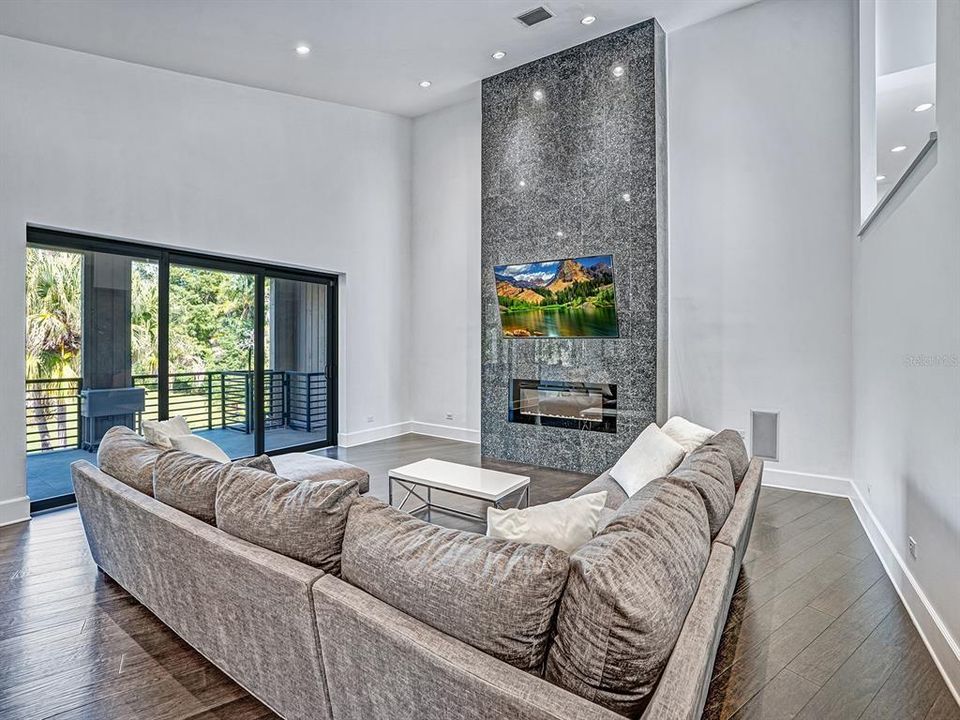 Activo con contrato: $1,799,000 (5 camas, 4 baños, 5396 Pies cuadrados)