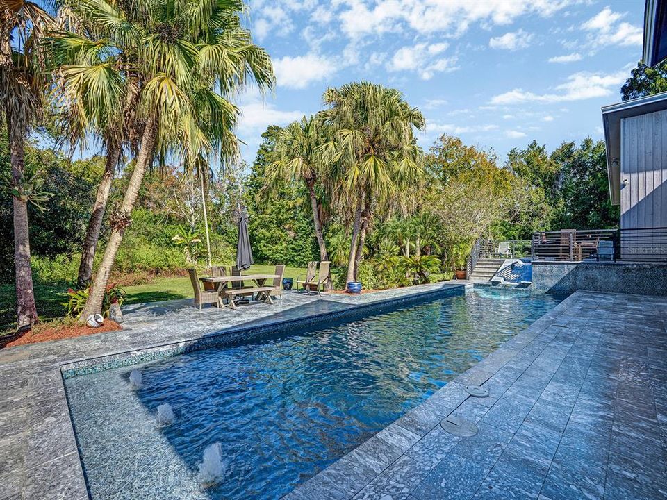 Activo con contrato: $1,799,000 (5 camas, 4 baños, 5396 Pies cuadrados)