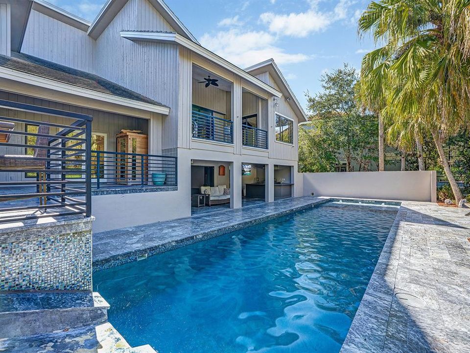Activo con contrato: $1,799,000 (5 camas, 4 baños, 5396 Pies cuadrados)